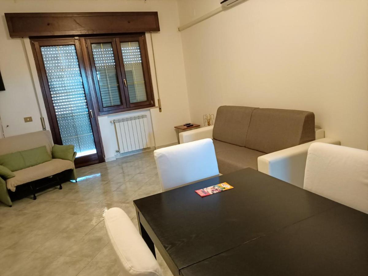 King Suite - Intera Suite Vicino Aeroporto E Fiera Di Roma Fiumicino Exterior foto