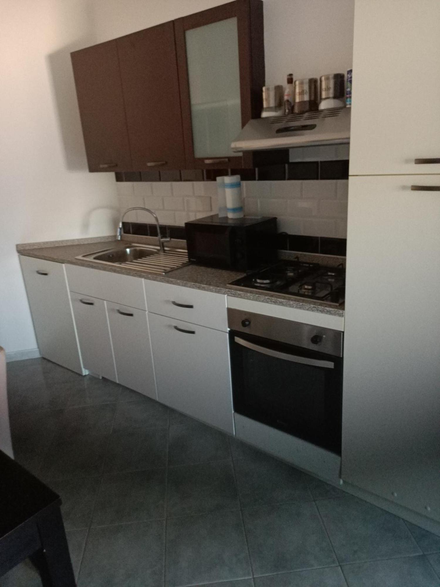 King Suite - Intera Suite Vicino Aeroporto E Fiera Di Roma Fiumicino Exterior foto